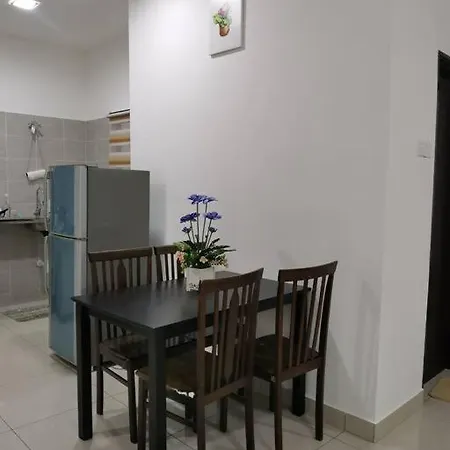 Zanra Homestay At Residensi Zamrud Blok B Kajang Exterior photo