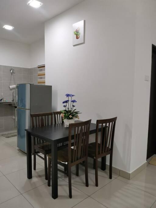 Zanra At Residensi Zamrud Blok B * Kajang