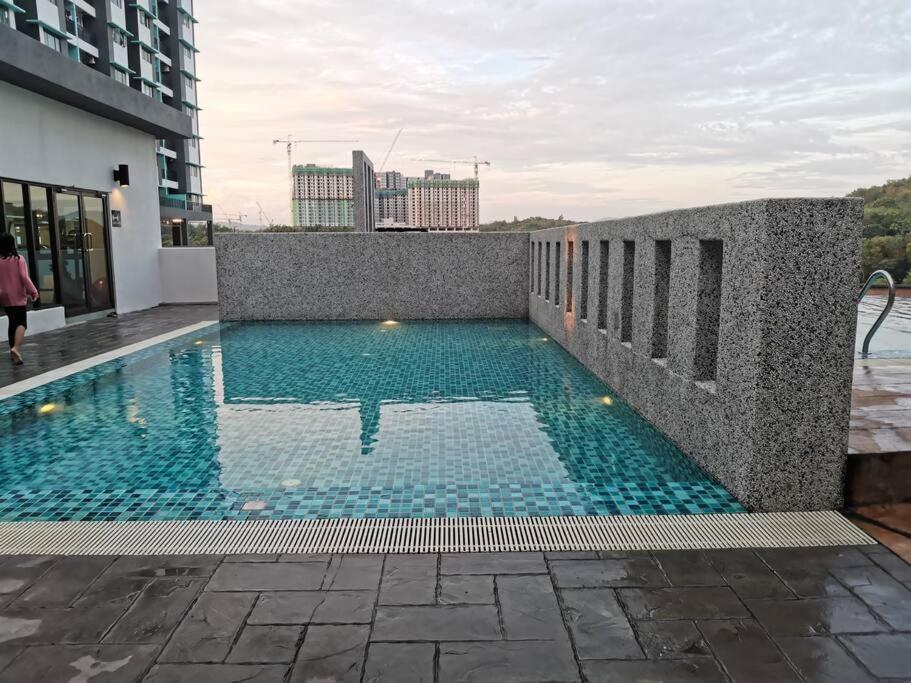 Apartment Zanra At Residensi Zamrud Blok B *